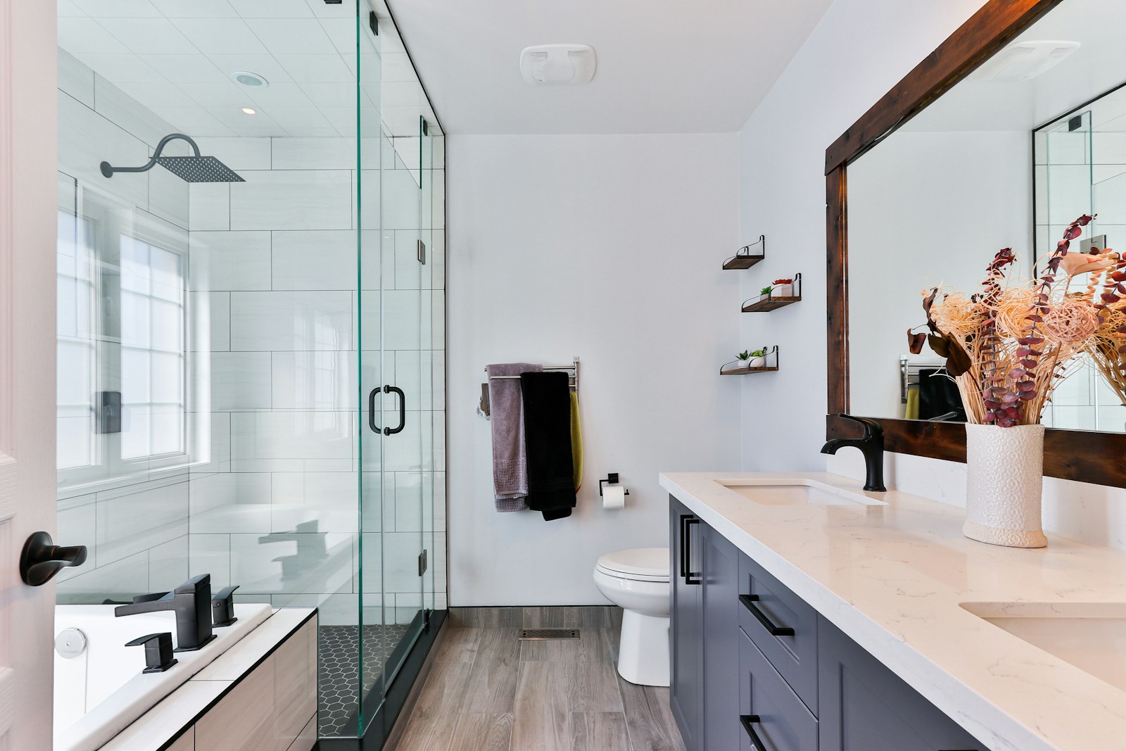 Modern bathroom finishes